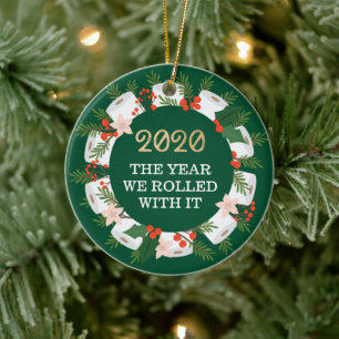 Ornamento De Cerâmica Enrolado Com O Papel De Banheiro Engraçado, Fora D