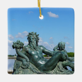Ornamento De Cerâmica Estátua La Loire no jardim do castelo de Versalhes