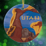 Ornamento De Cerâmica Estilo de vintagem de Utah Grand Staircase<br><div class="desc">Ilustração de estilo vintage de Utah do Grande Escadaria - Monumento Nacional Escalante. O nome Utah está numa fonte retrógrada.</div>