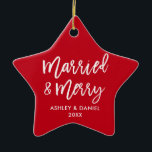 Ornamento De Cerâmica Estrela de Casamento de Felizes e Escovas Modernas<br><div class="desc">Ornamento de Estrelas de Casamento de Casamento e Feliz de Pincel Moderno</div>