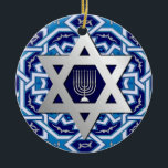 Ornamento De Cerâmica Estrela de David e Menorah Hanukkah<br><div class="desc">Happy Hanukkah | Feliz Chanukah. Silver Foil Star de David e Menorah Design Hanukkah Ornaments com texto e ano personalizados. Cartões e presentes disponíveis na Categoria Feriados Judeus / Hanukkah da nossa loja.</div>