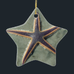 Ornamento De Cerâmica Estrela-de-estrela-do-mar-roxo na praia<br><div class="desc">Estrelas roxas, ou Sea Stars, são por vezes vistas na costa da Flórida, na praia, em dias ensolarados. Esta criatura do mar roxa e laranja é na verdade uma Estrela do Mar Real, ou uma Estrela do Mar Roxo e Laranja. Estas lindas estrelas roxas são estranhas - até os moradores...</div>