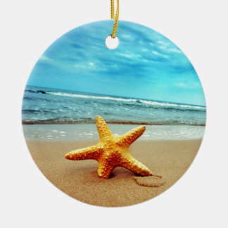 Ornamento De Cerâmica Estrela de mar na praia, céu azul, oceano