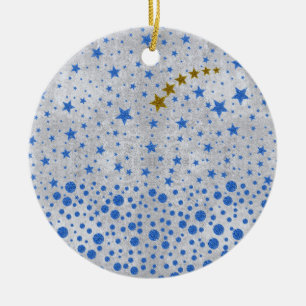 Ornamento De Cerâmica Estrelas azuis Sparkly no papel de prata abstrato