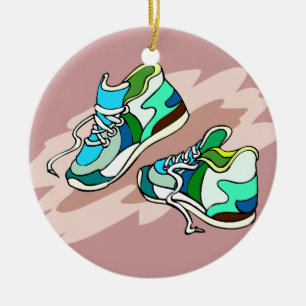 Ornamento De Cerâmica Executando Calçados