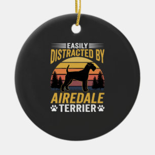 Ornamento De Cerâmica Facilmente Distraído por Cão Retro Airedale Terrie