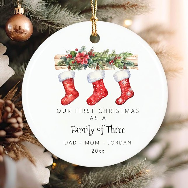 Ornamento De Cerâmica Família Personalizada De Três Inventários De Natal (Personalized Family Of Three Stockings Christmas Ceramic Ornament)