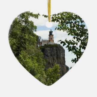 Ornamento De Cerâmica Farol rachado 2 da rocha