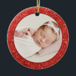 Ornamento De Cerâmica Faux Red Glitter Baby Primeira Foto de Natal<br><div class="desc">Adicione brilho e brilho à sua árvore de Natal com a primeira decoração de fotos de Natal deste bebê. Ele apresenta brilho vermelho falso com tipografia clássica. Personalize adicionando fotos, cartões de natal, ano e assinatura da família. Posicione a sua foto favorita do bebê com esta decoração de fotos de...</div>