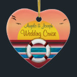Ornamento De Cerâmica Favor Personalizado Do Casamento De Cruzeiro<br><div class="desc">Uma vista romântica do pôr do sol, com forma de coração, o ornamento do navio de cruzeiro de casamento. Um favor maravilhoso para um casamento de cruzeiro. Este ornamento apresenta uma arte digital romântica e vibrante com vista ao pôr do sol b Designs XG NYC. É uma ideia de favor...</div>