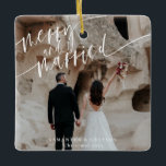 Ornamento De Cerâmica Feliz E Casado Novamente<br><div class="desc">Este é um elegante ornamento "feliz e casado" com um design moderno. Os únicos elementos que não são editáveis são as cores do design de aquarela e as palavras "Feliz e casado" // Para mais opções de cartão de feriado, por favor pesquise "CARTÕES DE NATAL" na loja Sinceramente by Nicole...</div>