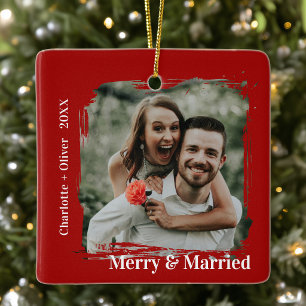 Ornamento De Cerâmica Feliz e Casado Vermelho Primeiro Natal