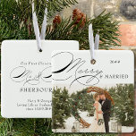 Ornamento De Cerâmica Feliz e Foto casada, Sr. e Sra. Calliografia<br><div class="desc">Feliz e ornamento de fotos de Natal casado que você pode personalizar com sua foto favorita e texto personalizado. Design de tipografia elegante com caligrafia suave e fácil de editar para um casal casado. Este ornamento de feriado é marcado com Feliz e casado de um lado e texto editável do...</div>