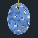 Ornamento De Cerâmica Feliz Hanukkah Challing Stars and Dreidels<br><div class="desc">Você está vendo a coleção de Design Lee Hiller. Roupa,  Ofertas e Coleções Lee Hiller Fotografia ou Coleção de Arte Digital. Você pode ver sua fotografia da Nature em http://HikeOurPlanet.com/ e seguir seu blog de caminhada no Hot Primavera National Park.</div>