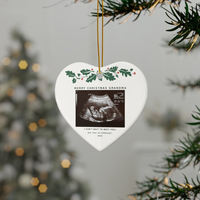 Ornamento De Cerâmica Feliz Natal Avó Grávida Anúncio (Pregnancy Announcement Sonogram Grandma Keepsake Ornament)
