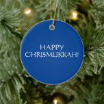 Ornamento De Cerâmica Feliz Natal azul Chrismukkah Feriado<br><div class="desc">Feliz Natal,  azul e tipografia branca,  elegante e simples Ornament de Natal Judeu. Texto branco sobre fundo azul.</div>