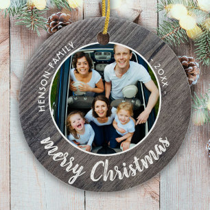 Ornamento De Cerâmica Feliz Natal em Foto de Família em Madeira Rústica