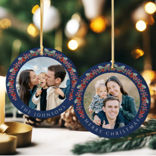 Ornamento De Cerâmica Feliz Natal Foto Botânica de Azevinho