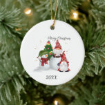 Ornamento De Cerâmica Feliz Natal Gnomos Snowman<br><div class="desc">Feliz Natal Gnomos Snowman Cerâmica Ornament</div>