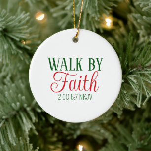 Ornamento De Cerâmica Feliz Passo de Natal por Faith Bíblia Verse White