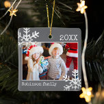 Ornamento De Cerâmica Feriado de Flocos de Neve Brancos de Foto de Cinza<br><div class="desc">Personalize este ornamento com a sua foto de família e adicione o seu nome de família juntamente com o ano para esta manutenção de Natal excelente.</div>