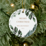 Ornamento De Cerâmica Feriado Winter Greenery Foto Feliz Natal<br><div class="desc">Nossa coleção 'Feriado Verde Inverno' apresenta verde-aquarela com bagas vermelhas,  nariz rudolfo vermelho e ilustrações cardeal. Todos os itens são fáceis de personalizar e representam uma coleção elegante de feriados. Veja na nossa loja mais itens desta coleção.</div>