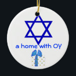 Ornamento De Cerâmica Feriados de Hanukkah e de Natal<br><div class="desc">Uma decoração bonito do feriado com um sentido de humor faz um presente do divertimento para as casas que combinam fé - judaico e cristão, Hanukkah e Natal. O lado da estrela de David diz que OY obtido we've e o lado de Papai Noel dizem a ALEGRIA obtida we've. Os...</div>