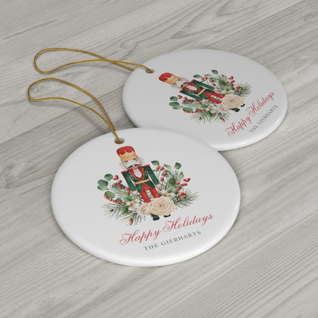Ornamento De Cerâmica Feriados Felizes do Nutcracker de Script Moderno (Christmas Nutcracker Happy Holidays Floral Ceramic Ornament Tree Decoration)
