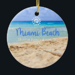 Ornamento De Cerâmica Férias em Miami Beach, família personalizada, Nata<br><div class="desc">Uma bela lembrança personalizável de Miami Trip. Personalização: Alterar Legenda e ano para torná-la exclusiva.</div>