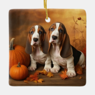 Ornamento De Cerâmica Filhote de Basset Hound Delícia de Outono Abóbora