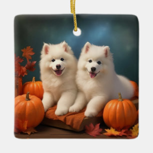 Ornamento De Cerâmica Filhote de Samoyed Delícia de Outono Abóbora