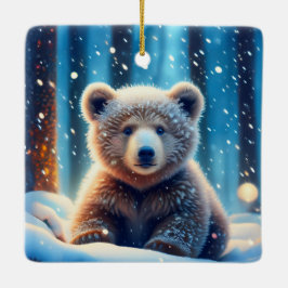 Ornamento De Cerâmica Filhote de Urso Fofo na Floresta Coberta de Neve