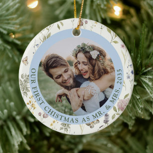 Ornamento De Cerâmica Firefly Meadow   Primeiro Natal como Sr. & Sra. 