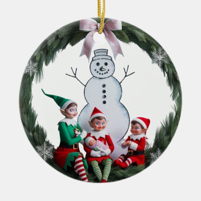 Ornamento De Cerâmica First Christmas Elf Team Wreath Photo Ceramic  (Frente)