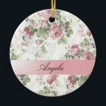 Ornamento De Cerâmica Flores de Chique Vintage-Personalizadas<br><div class="desc">Um padrão floral de estilo vintage desenhado sobre fundo branco. A ideia perfeita de presente romântico. Clique no botão Personalizar para alterar as fontes,  mover o texto e personalizar o design.</div>
