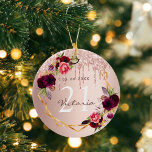 Ornamento De Cerâmica Flores de ouro-rosa dourado-de-aniversário pingam<br><div class="desc">Um ornamento para um aniversário de 21 ruas (ou qualquer idade) feminino e glamouroso. Um fundo rosa de gradiente dourado com gotas de rosa dourado, aparência de pingar tinta. Uma falso estrutura geométrica dourada e flores impermeáveis, florais em ouro borrado, rosa e rosa.Personalize e adicione uma data, nome e idade...</div>