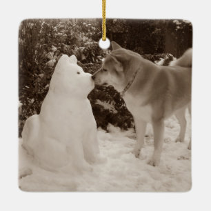 Ornamento De Cerâmica fofo akita beijando snowman akita sazonal