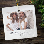 Ornamento De Cerâmica Foto BFF dos melhores amigos minimalistas modernos<br><div class="desc">Design é composto por tipografia divertida e divertida com fontes sans serif e serif. Adicionar uma foto personalizada.</div>