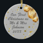 Ornamento De Cerâmica Foto Cinza Dourada Primeiro Natal Sr. Sra.<br><div class="desc">Enfeites de natal de fotos do casal Elegante Dourado a ser usado para um casal recem casados.</div>