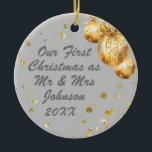 Ornamento De Cerâmica Foto Cinza Dourada Primeiro Natal Sr. Sra.<br><div class="desc">Enfeites de natal de fotos do casal Elegante Dourado a ser usado para um casal recem casados.</div>