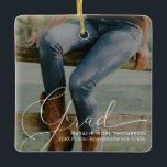 Ornamento De Cerâmica Foto com Script Clássico - Festa de formatura Lega<br><div class="desc">Capture as memórias e comemore as conquistas de seu formando favorito com nosso Classic Script Photo Modern Legal Cerâmica Ornament. Essa manutenção personalizada é a forma perfeita de comemorar a graduação da faculdade ou do segundo grau e valorizar o marco para os próximos anos. Personalizado com seu nome e foto,...</div>