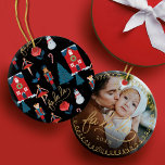 Ornamento De Cerâmica Foto da família de caracteres natalinos Fa La Nutc<br><div class="desc">Belo, caprichoso e mágico Enfeites de natal fotográfico. Nós pintamos manualmente todas as ilustrações e tipografia que vocês veem neste ornamento de fotos de feriado. Nossa design apresenta nossas lindas personagens natalícias nojentas. As palavras "Fa La" são desenhadas à mão e combinam perfeitamente com nossa ilustração. O preguiçoso, o rei...</div>