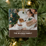 Ornamento De Cerâmica Foto da Família Minimalista com Natal de Pets<br><div class="desc">Apresentando nossa "Foto da Família Minimalista com Pets Brown Christmas Cerâmica Ornament", um complemento emocionante e personalizado ao seu decoro de férias. Este ornamento cerâmico finamente trabalhado permite que você crie uma mangueira apreciada adicionando sua foto de família, incluindo seus queridos animais de estimação, capturando a essência da união durante...</div>