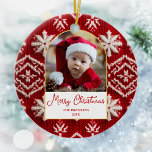 Ornamento De Cerâmica Foto da família natalícia Elegant Winter<br><div class="desc">Este Ornament cerâmico Elegante de Foto da Família de Natal na moda serve como um lembrete do calor e alegria da época de férias e proporciona um excelente presente para compartilhar esses sentimentos com entes queridos. Feito com a maior atenção aos detalhes, este alto escalão de férias adiciona um toque...</div>
