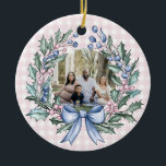 Ornamento De Cerâmica Foto de Natal Holly, Rosa e Azul, do Grande Milêni<br><div class="desc">Este cartão de Natal tem um design pré-filhote do milênio com um quadro sagrado com uma crista de monograma azul no topo. A parte inferior tem texto azul que diz "Feliz Natal". Você pode personalizar com uma foto.</div>
