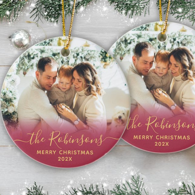 Ornamento De Cerâmica Foto de Script do Nome da Família Moderna Feliz Na (Criador carregado)