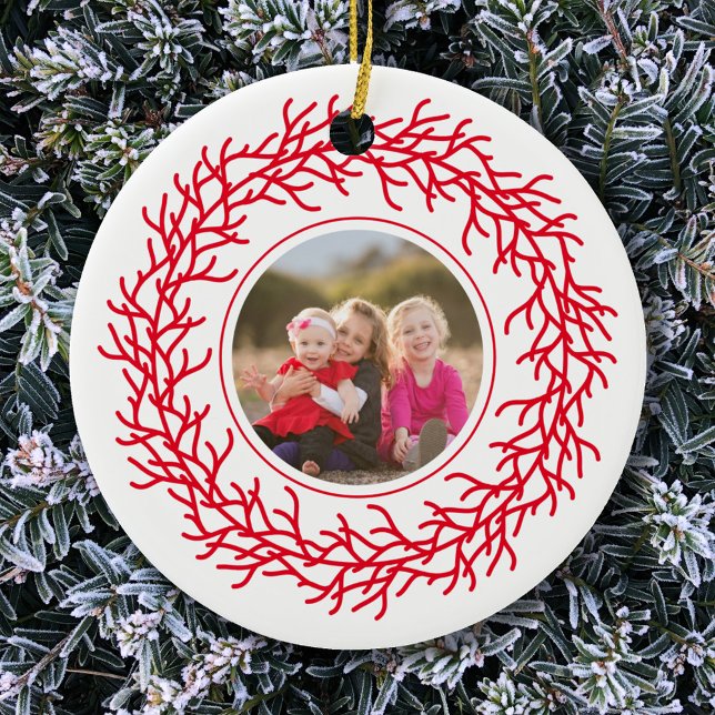 Ornamento De Cerâmica Foto de Wreath Vermelha e Branca (Add your own photo to this modern Scandinavian red and white garland wreath Christmas ornament)