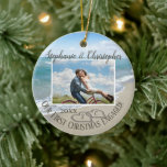 Ornamento De Cerâmica Foto do Casal do primeiro Natal Engaged Beach Hear<br><div class="desc">Primeiro Natal Envolvido, bela praia temida ornamento de noivado fotográfico! Celebre seu noivado enquanto planeja um casamento na praia ou lua de mel com este ornamento de noivado de keepsasasaame. O encrencamento de corações de casamentos de praia desenhados na areia faz um elegante casamento náutico litoral do oceano tropical, combinando...</div>