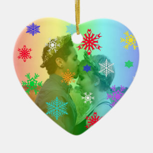 Ornamento De Cerâmica Foto do Rainbow Heart Snowflakes Natal LGBTQ