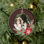 Ornamento De Cerâmica Foto Natal do Círculo Vermelho Castanho Poinsettia<br><div class="desc">Se precisar de mais alguma personalização,  por favor,  sinta-se à vontade para me enviar uma mensagem em yellowfebstudio@gmail.com.</div>